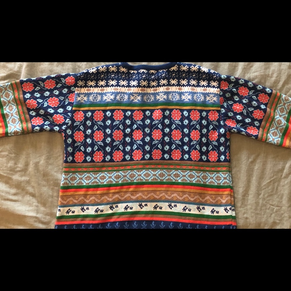 Colorful patterned women’s pullover. - Picture 3 of 4
